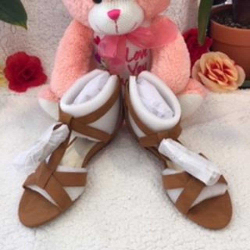 NIB!  INDIGO RD. BROWN FABRIC BUCKLE SANDALS 7.5M